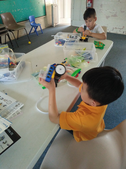 Should kindergarten aged kids learn robotics?